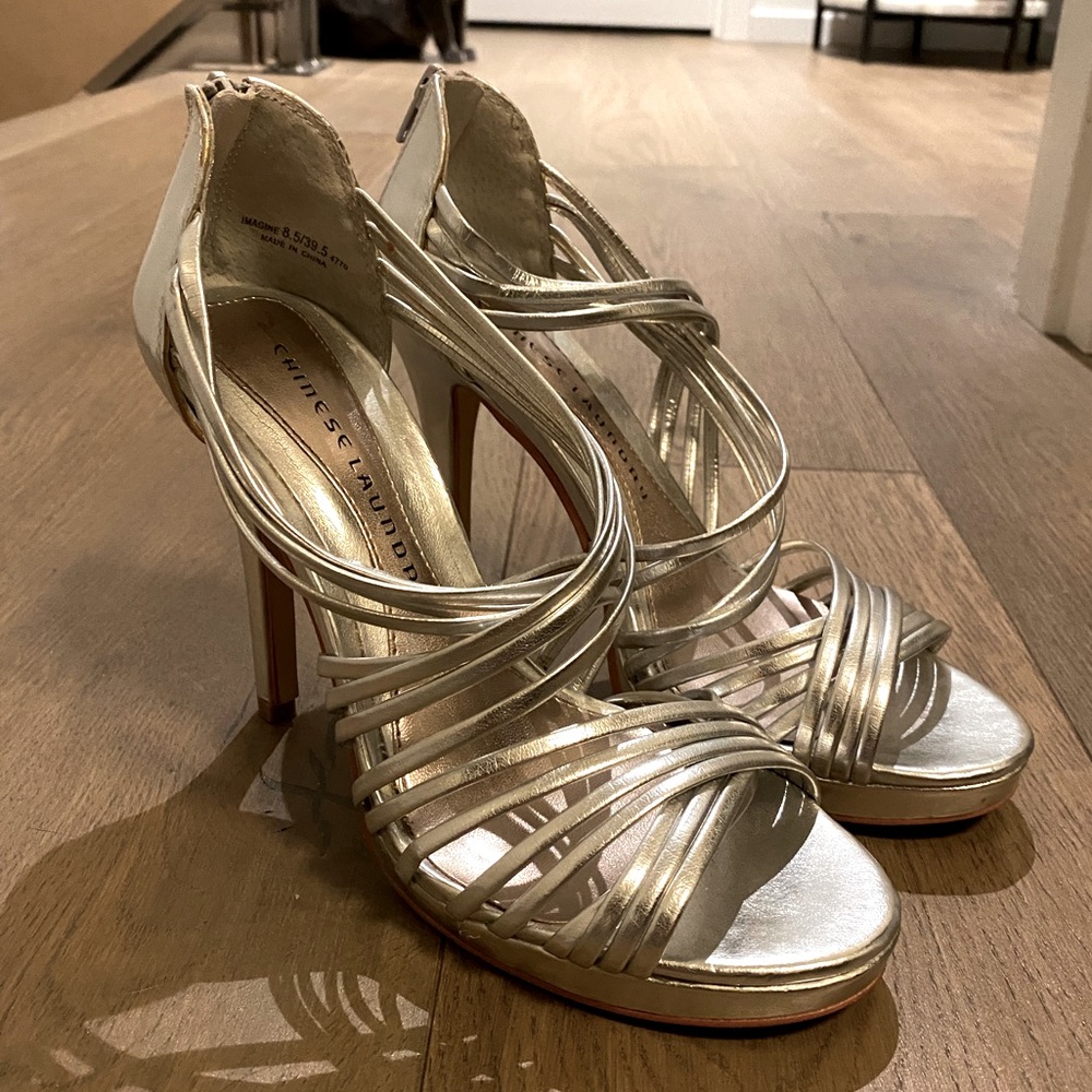 Chinese Laundry women’s silver strappy heels in 8.5